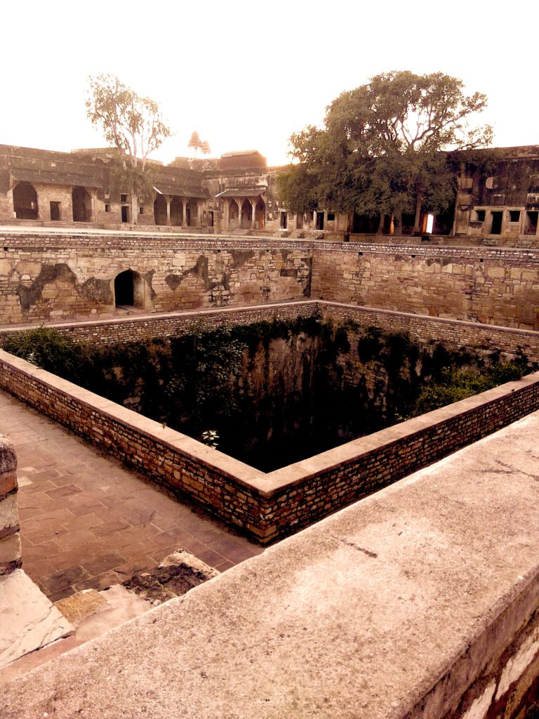 johar kund