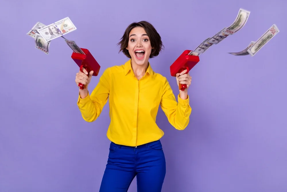 Photo,Of,Celebrate,Young,Lady,Yell,Hold,Money,Gun,Wear