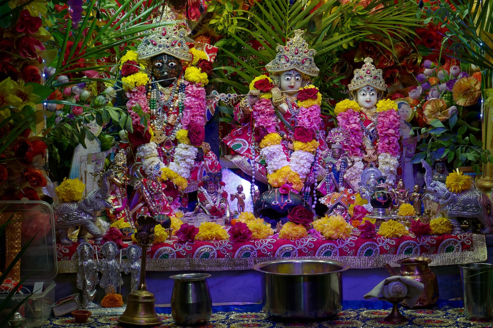 18 Aug 2019 Floral Decoration on Occasion of Hindola Utsav at Ranchhodrai temple Ghatkoper Mumbai Maharashtra India